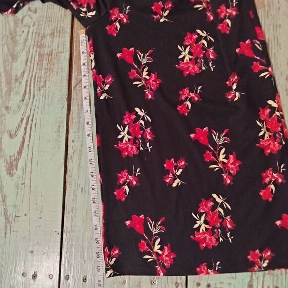 Time and Tru Women's Tank Jumpsuit Size L Black Red Floral - Picture 6 of 8